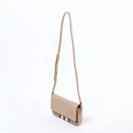 tas burberry white leather bag