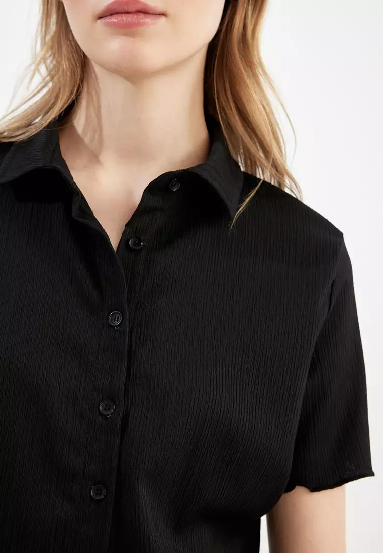 Cool Fitted Wrinkled Short Sleeve Shirt