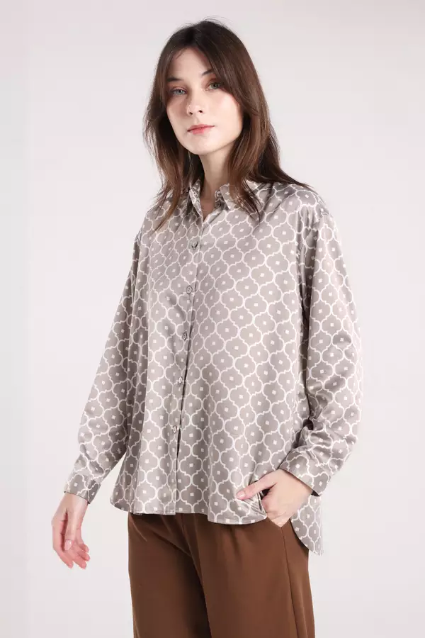 MINIMAL - Serine - Kemeja Satin Motif Geometris - Beige Warna Beige