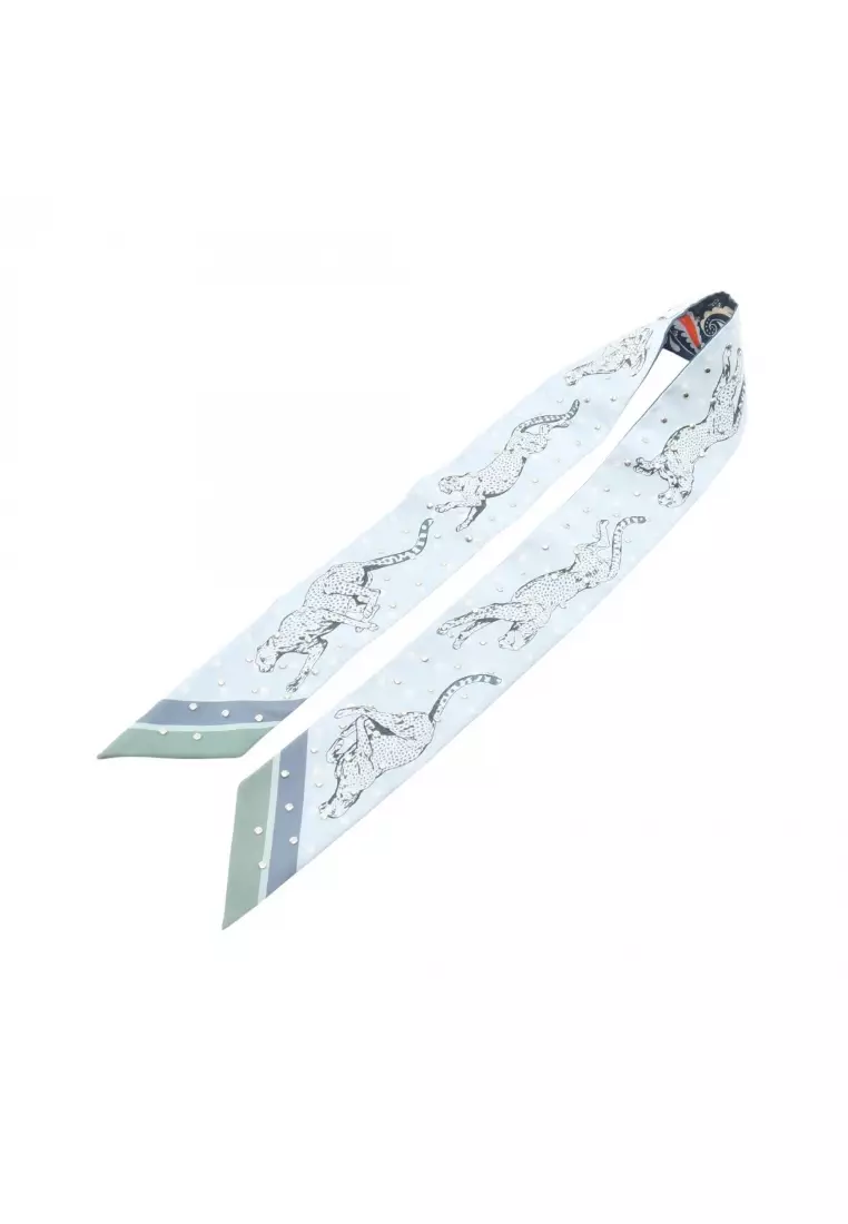 Pre-Loved Hermès twilly GUEPARDS BANDANA ribbon scarf silk dark blue Light blue multicolor studs
