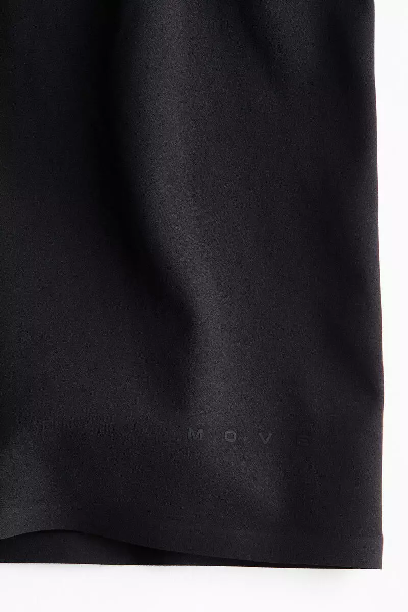 Double-layered sports shorts