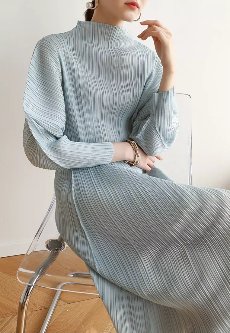 Half-High Collar Bat Sleeve Pleats Dress CZJ7877