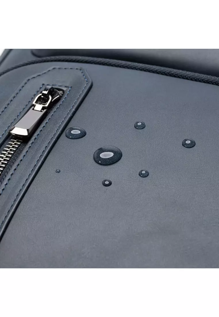 Navy Explorer Light Backpack Plus