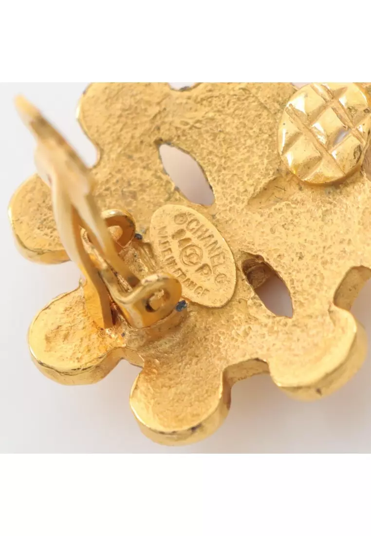Pre-Loved Chanel coco mark earrings GP gold 04P