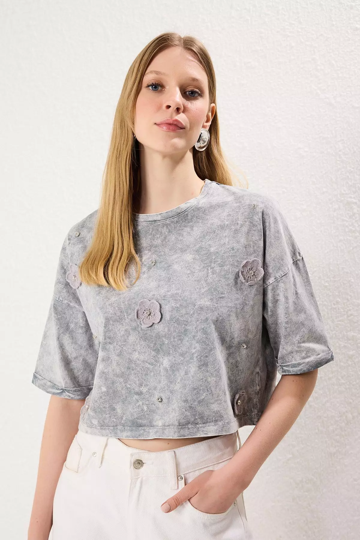 Grey Washed Floral Relaxed/Comfortable Crop Knit T-Shirt TWOSS25TS00131