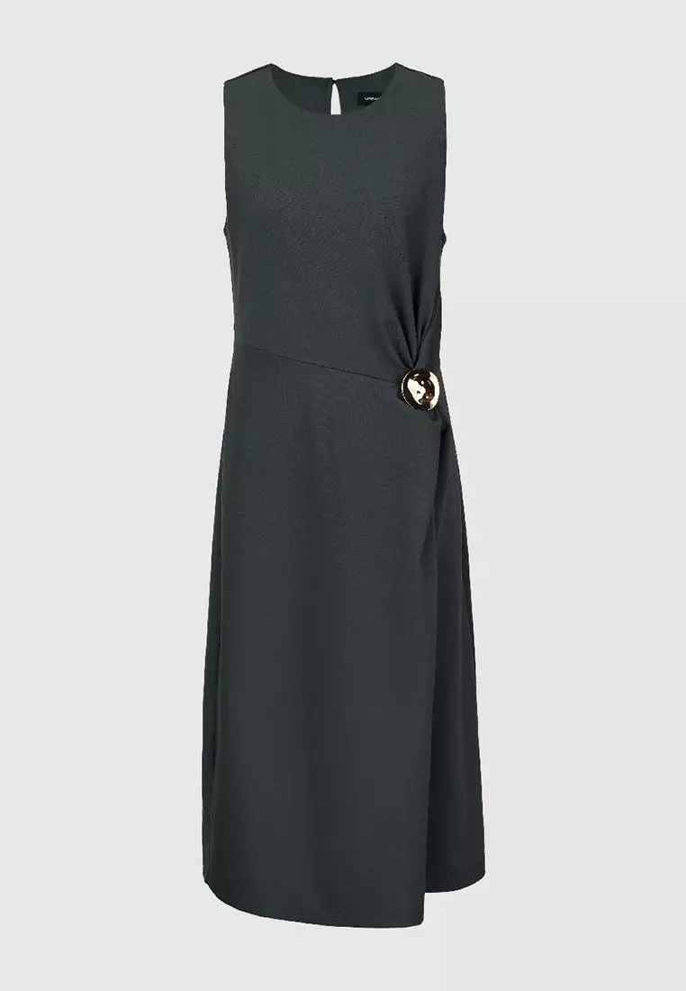 ワンピース URBAN REVIVO SLEEVELESS STRAIGHT DRESS Buy URBAN REVIVO Sleeveless Crew Neck Straight Dress 2025