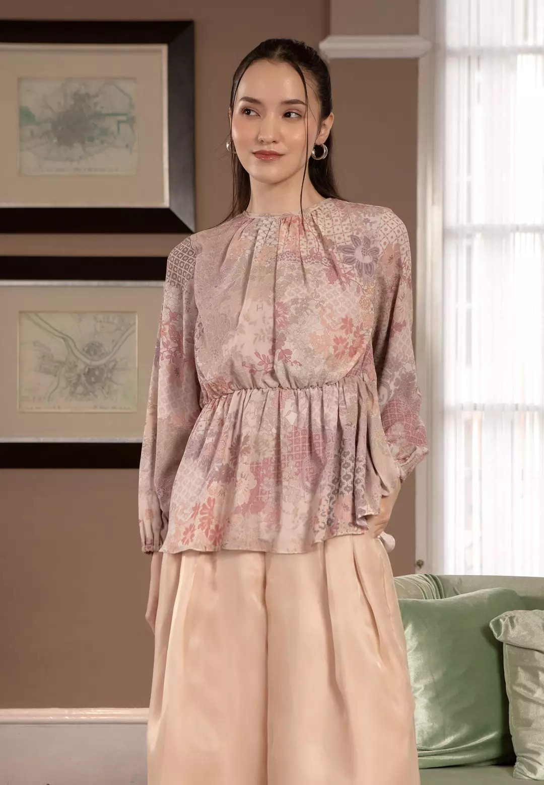 HijabChic Maisie Top Peach - Baju Lebaran Wanita Motif Cantik