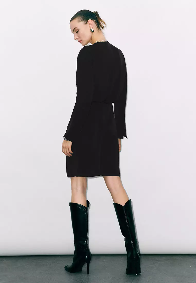 UR秋季新款女装气质扭结式V领收腰长袖连衣裙UWG740236