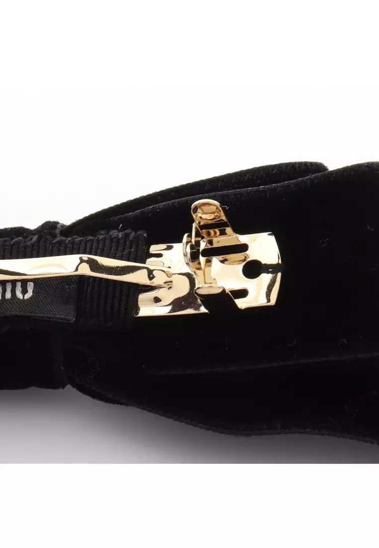Pre-Loved MIU MIU logo ribbon barretta GP Velor black gold