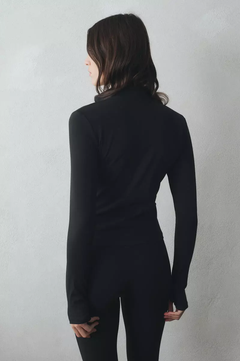 Zip-through sports jacket with SoftMove™