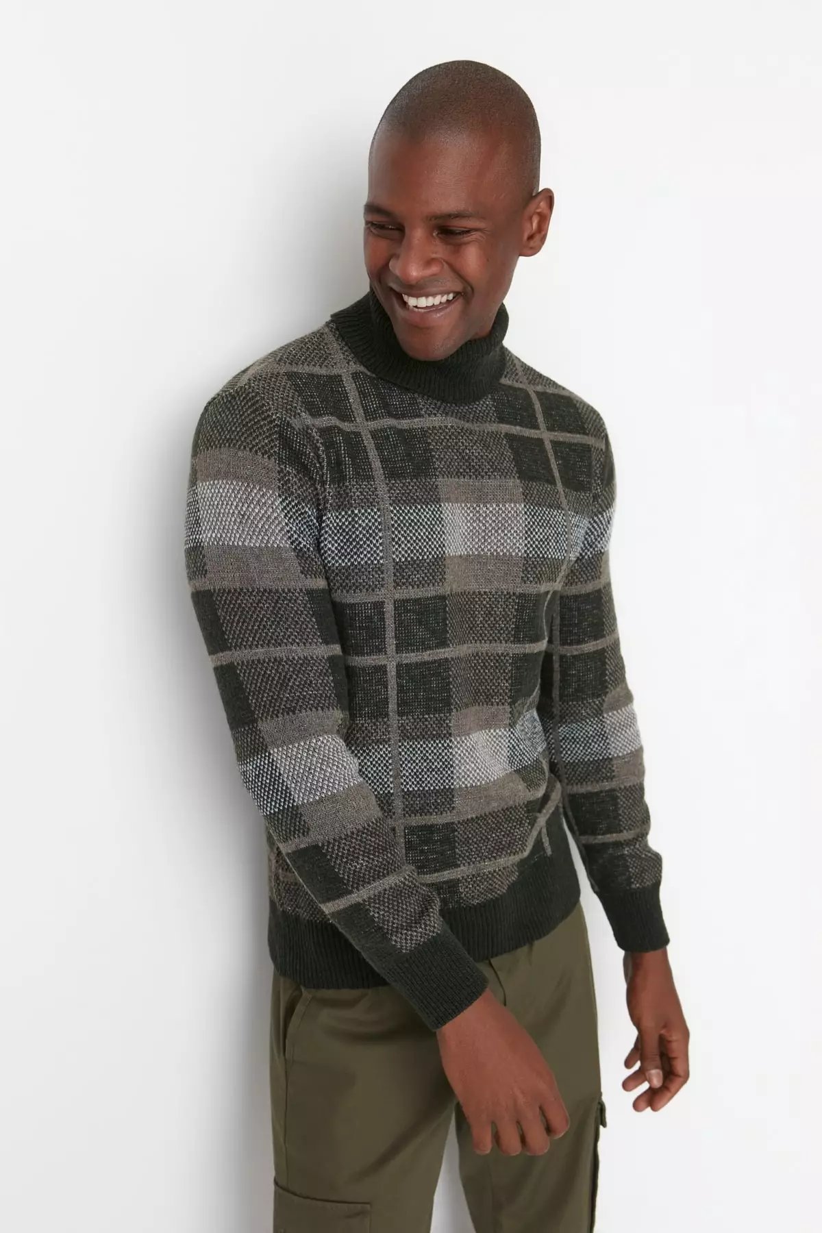 Slim Fit Turtleneck Plaid Knit Sweater