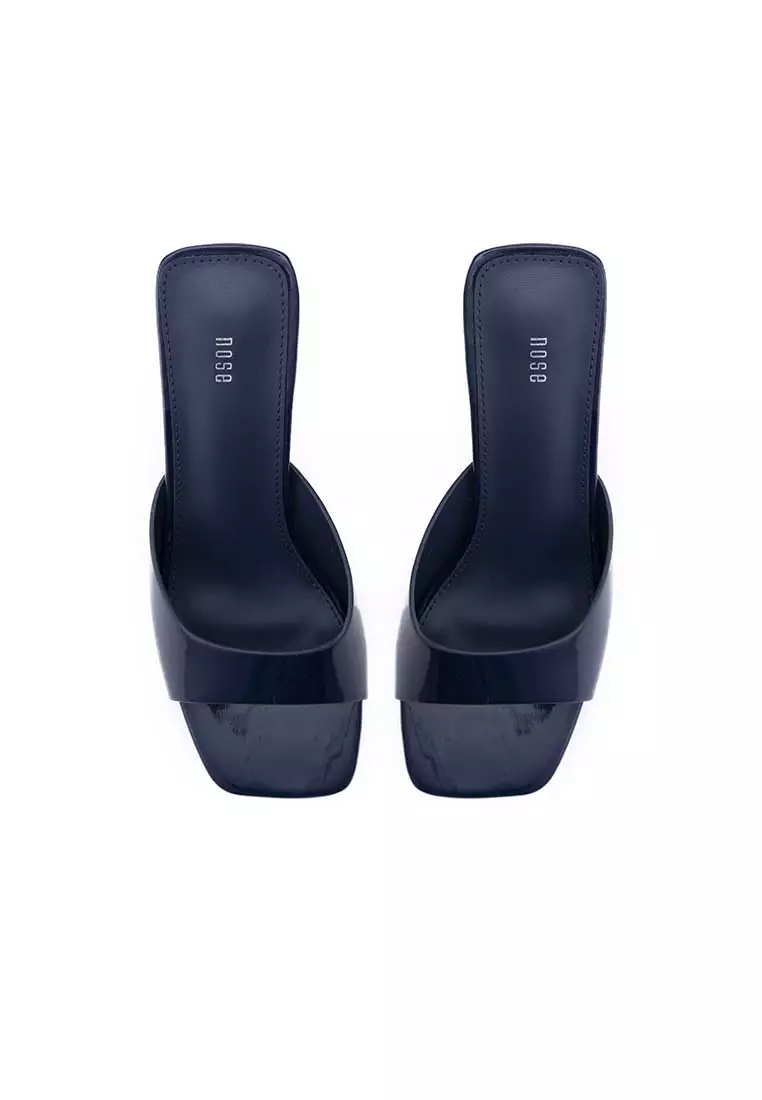 PATENT UPPER WITH SPRAY HEEL SLIDE