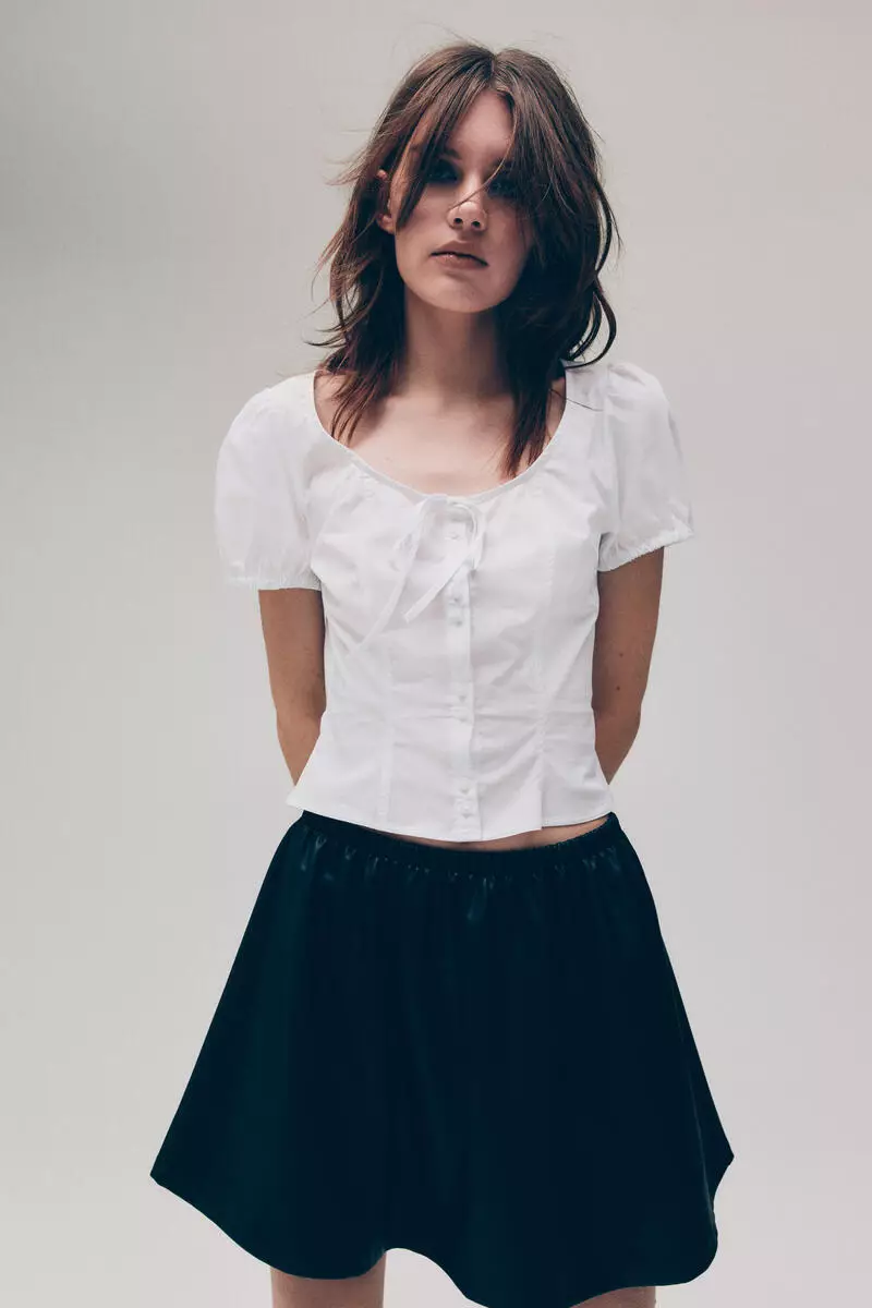 Puff-sleeved poplin blouse