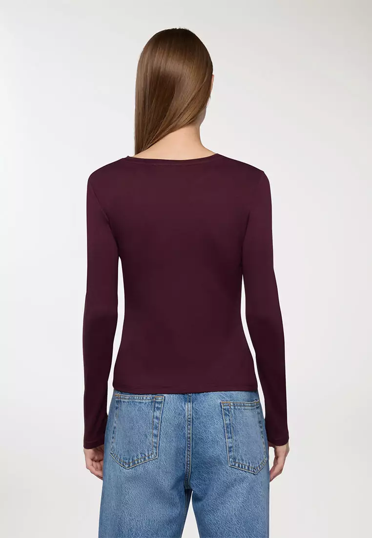 Woman Long-Sleeved T-Shirt