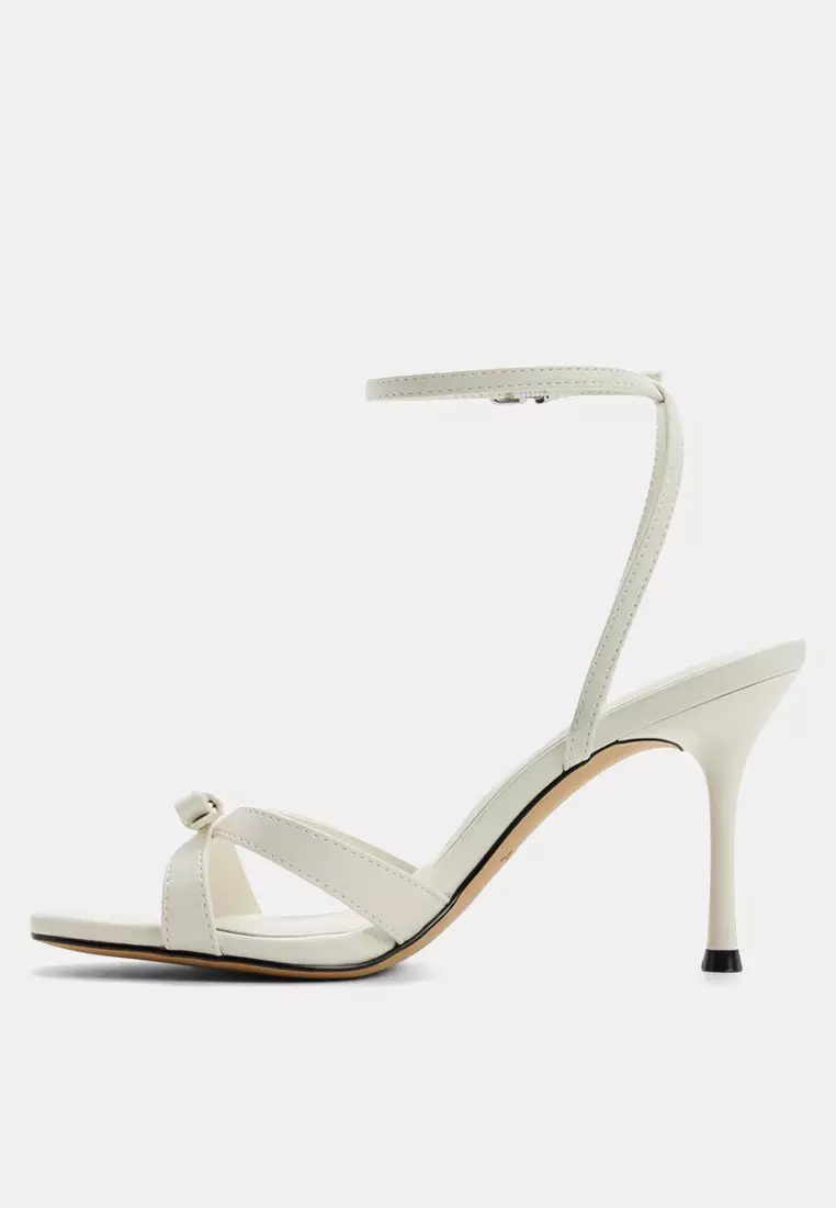 Leesia Heels