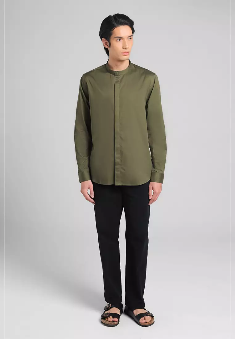 MANZONE X Adipati Dolken - Kemeja Koko Shanghai Lengan Panjang Pria Suttan Modern Fit - Olive Warna Olive