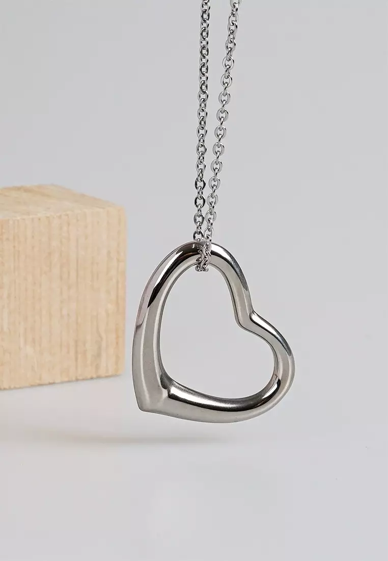 Simple and Fashion 316L Stainless Steel Hollow Heart-shaped Pendant with Necklace