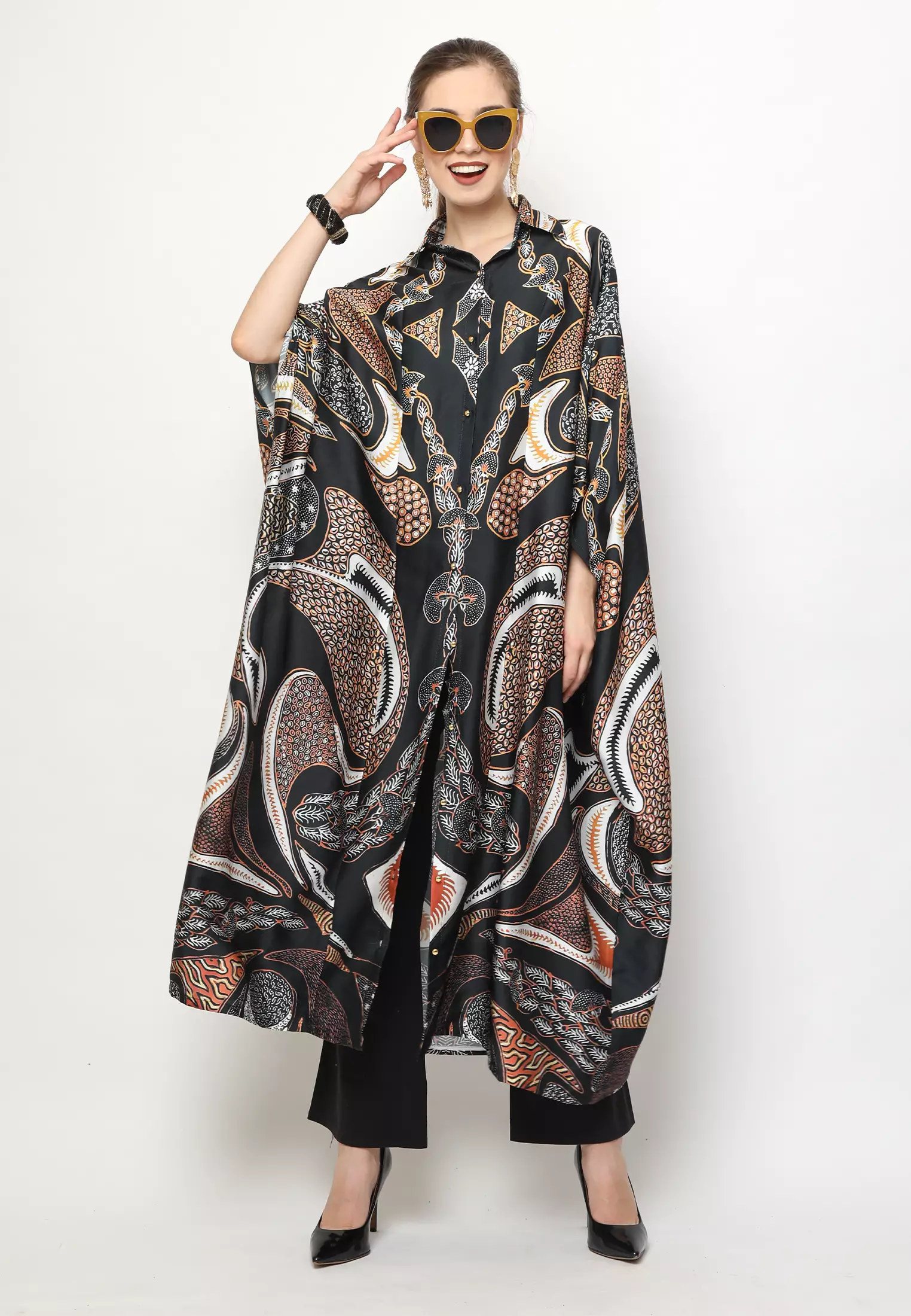 Kanzi Long Collared Kaftan Batik 