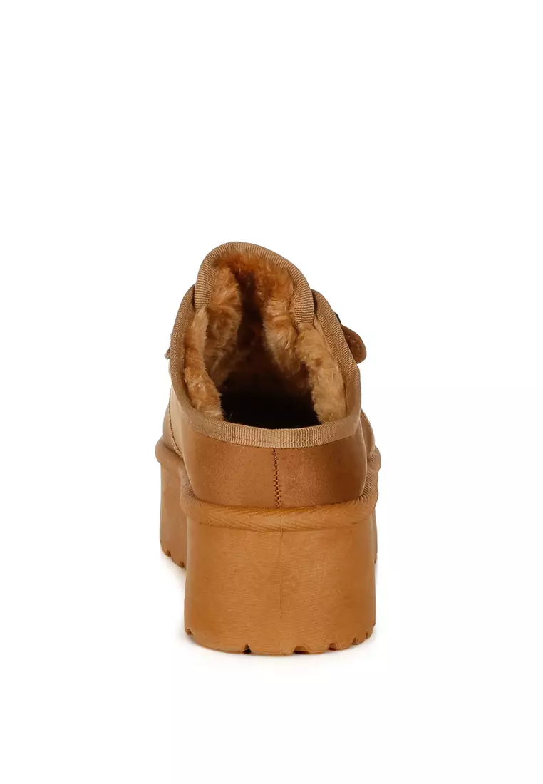 Sepatu Slip-On Klasik Platform Bulu dengan Tali Gesper Warna Coklat Muda