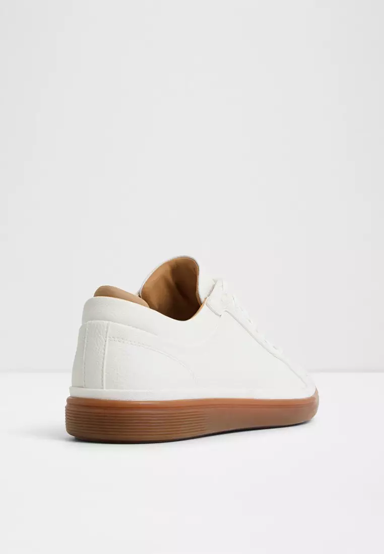 Finespec Low-Top Sneakers