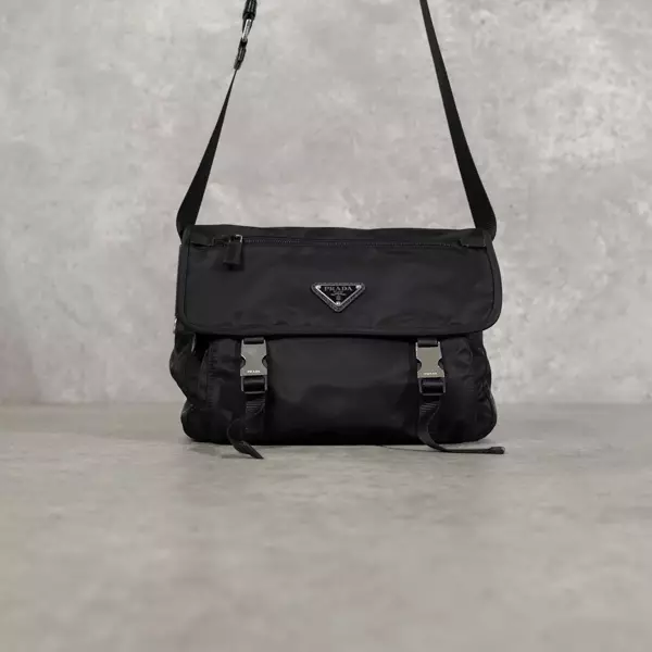 Tas PRADA RE-NYLON SAFFIANO GHW BLACK MESSENGER BAG WITH LS 100% ORIGINAL