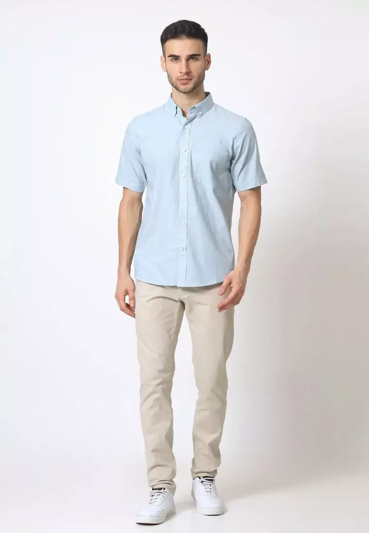 Cotton Well Ben Short Sleeve Oxford Shirt Mineral Blue  | Kemeja Pria Lengan Pendek Basic Polos Biru Muda