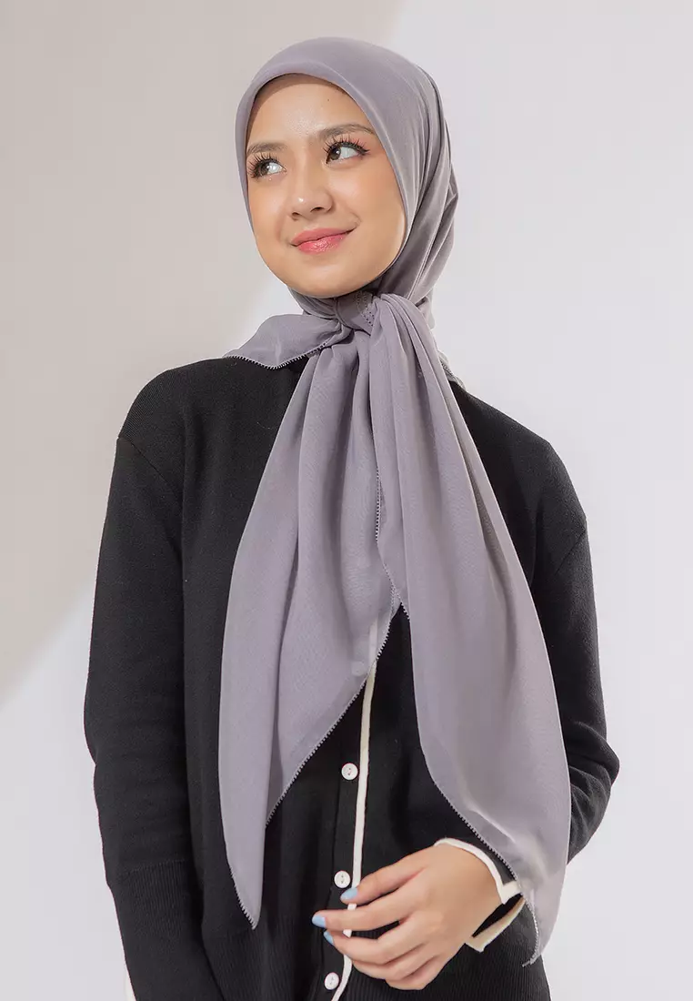 Nashwa Paris Eyelash in Smoke Grey (Lozy x Nashwa)