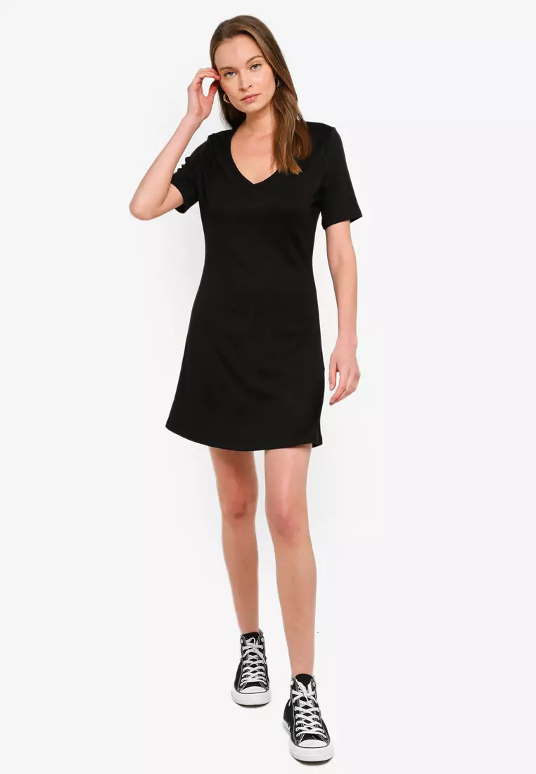 Black t shirt dress v neck sales