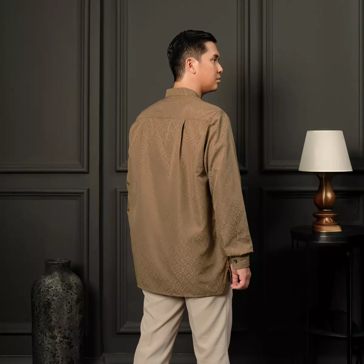 ZM Zaskia Mecca - Kirav Tan Kemeja Koko Pria Lengan Panjang - Teman Serumpun - Edisi Kamboja