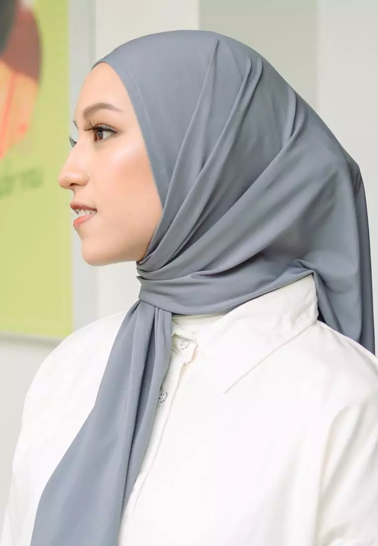 Qiya Instan Square (Hijab Sport Instan Segiempat Jersey) Dark Grey