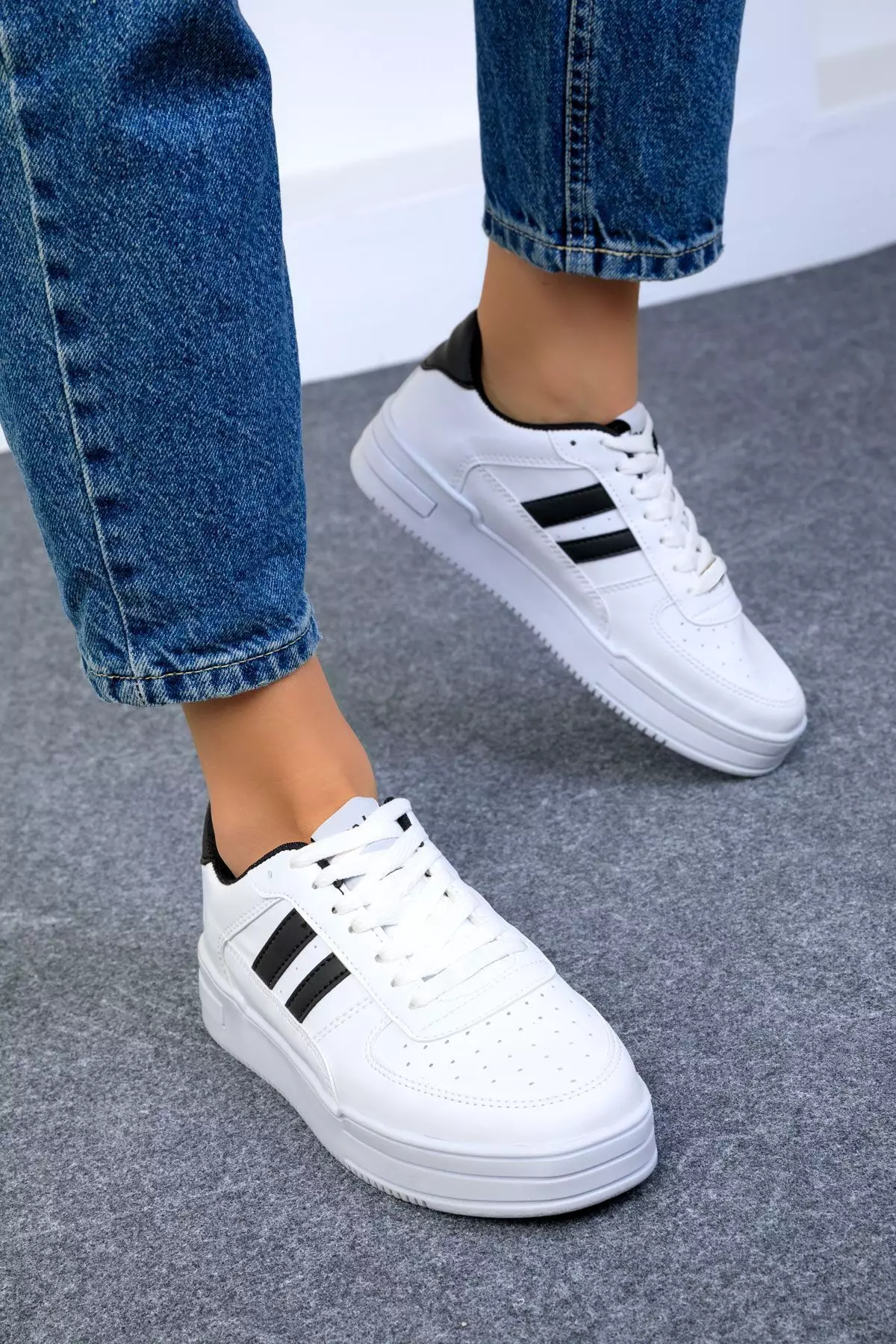 Discount on Soho  shoes - SKU: Round Toe Sneakers