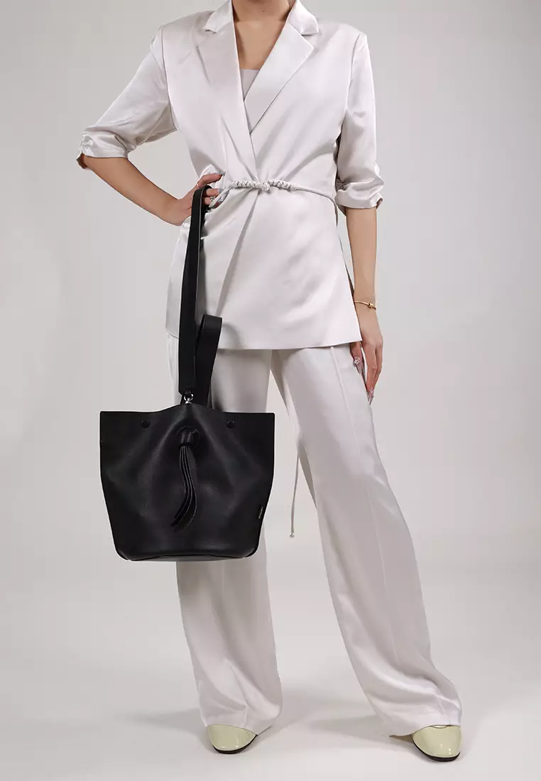 ORUKAMI ORUKAMI Knots Bucket Bag - Black