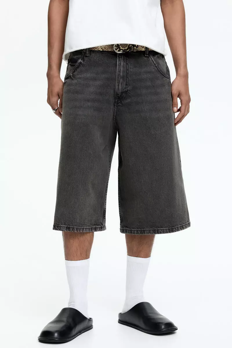 Baggy denim shorts