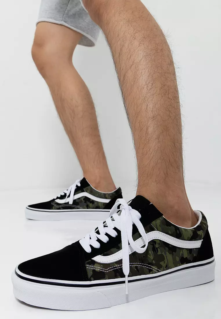 Black hotsell vans zalora