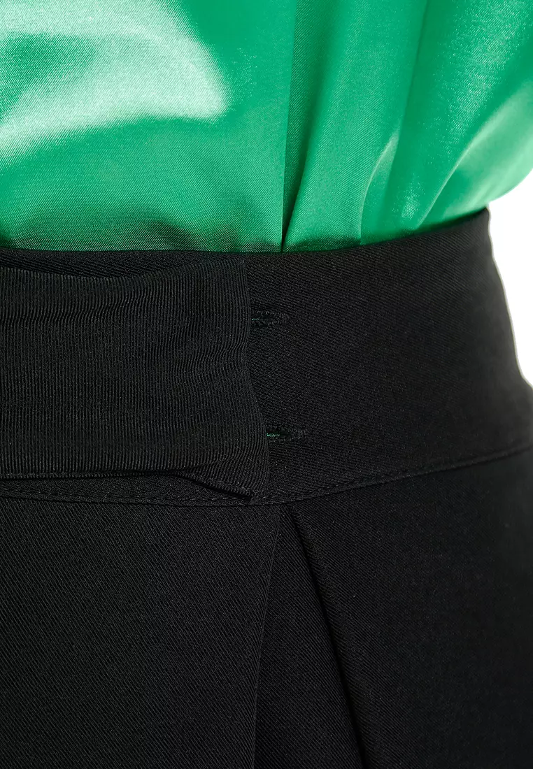 Celana Panjang Kaki Lebar Pinggang Tinggi Warna Hitam