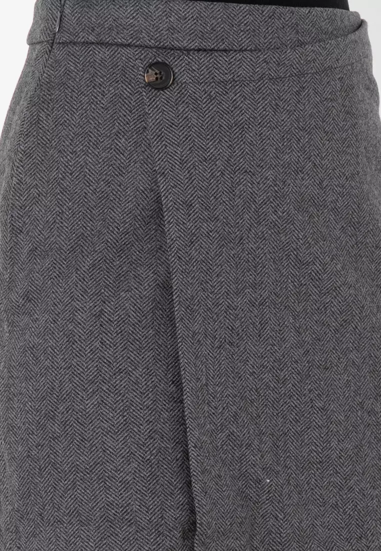 Kawi Herringbone Short Skirt