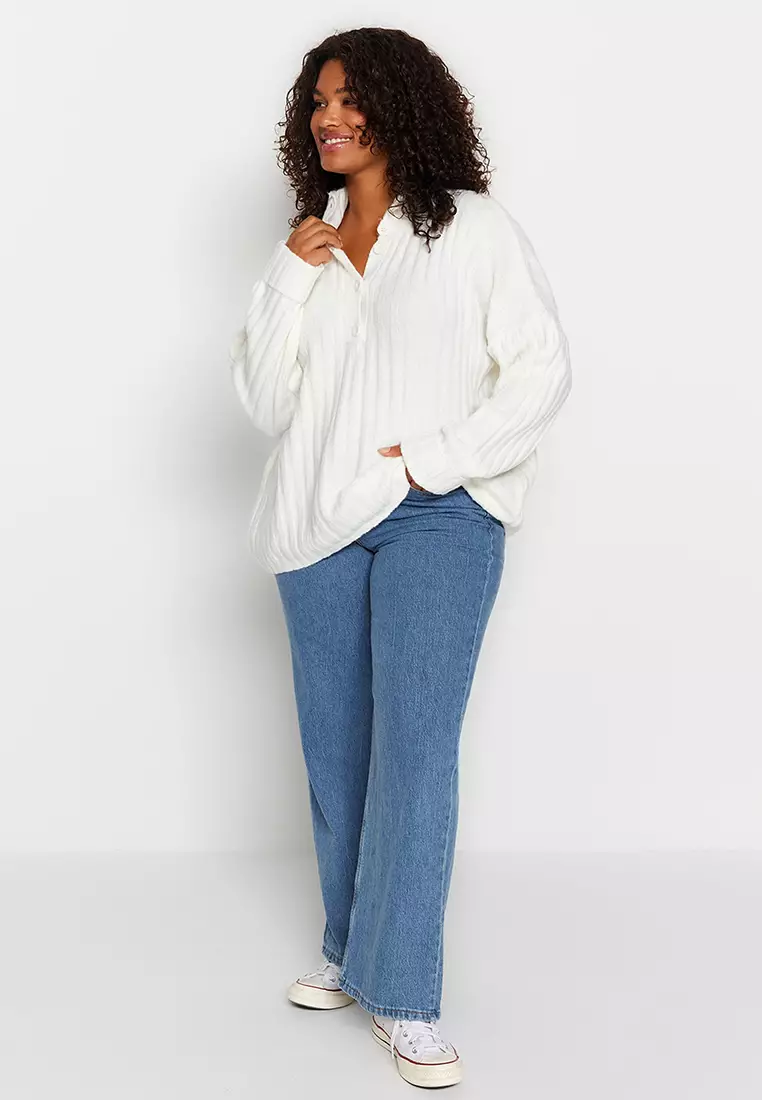 Plus Size Buttoned Knitwear Sweater