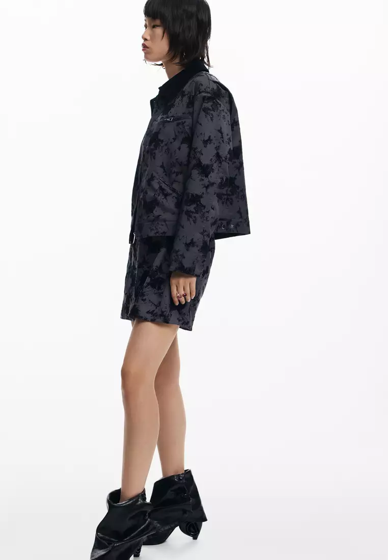 Short jacket with embroidery