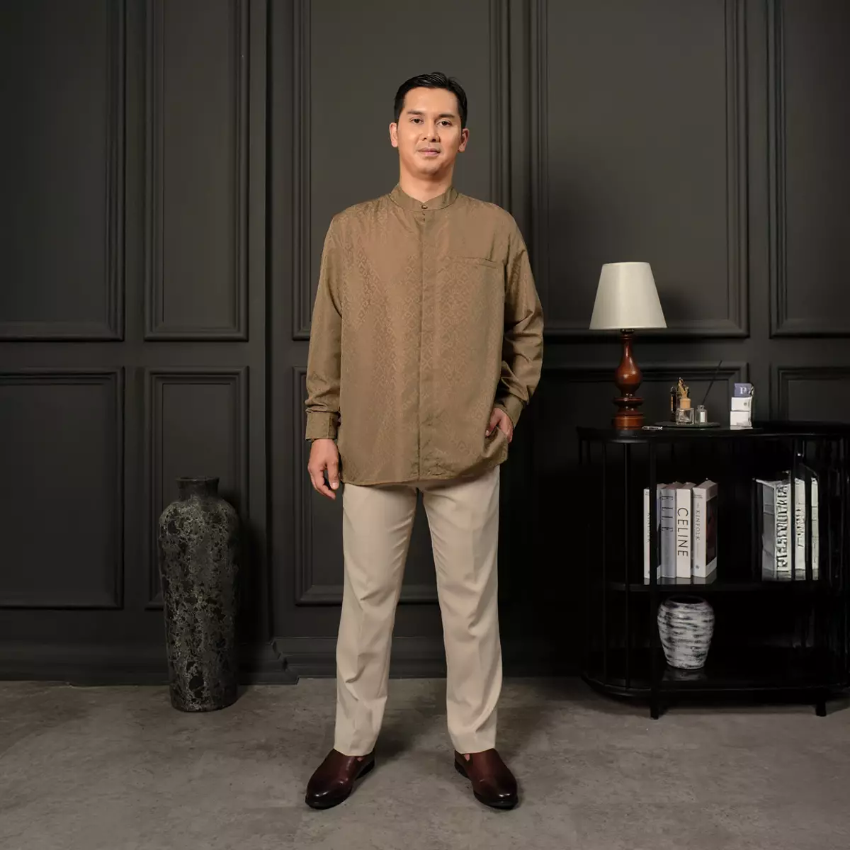 ZM Zaskia Mecca - Kirav Tan Kemeja Koko Pria Lengan Panjang - Teman Serumpun - Edisi Kamboja