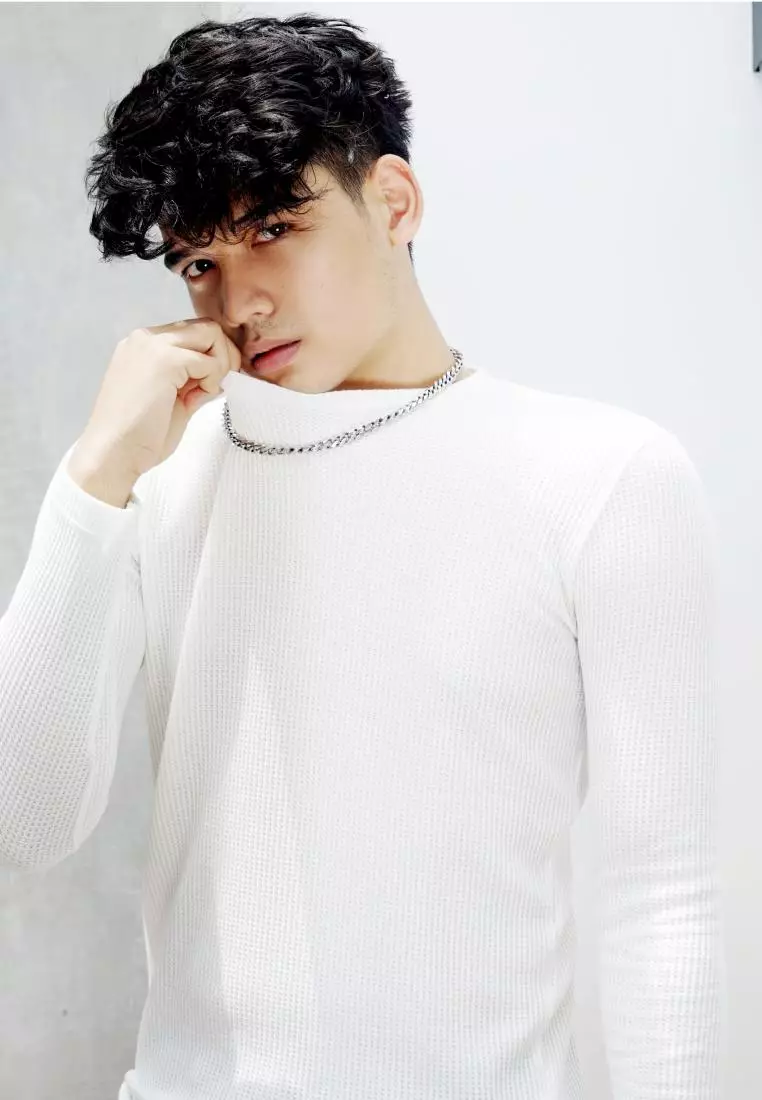 Kale Raffle White / Kaos Polos Tekstur Lengan Panjang Pria / Unisex