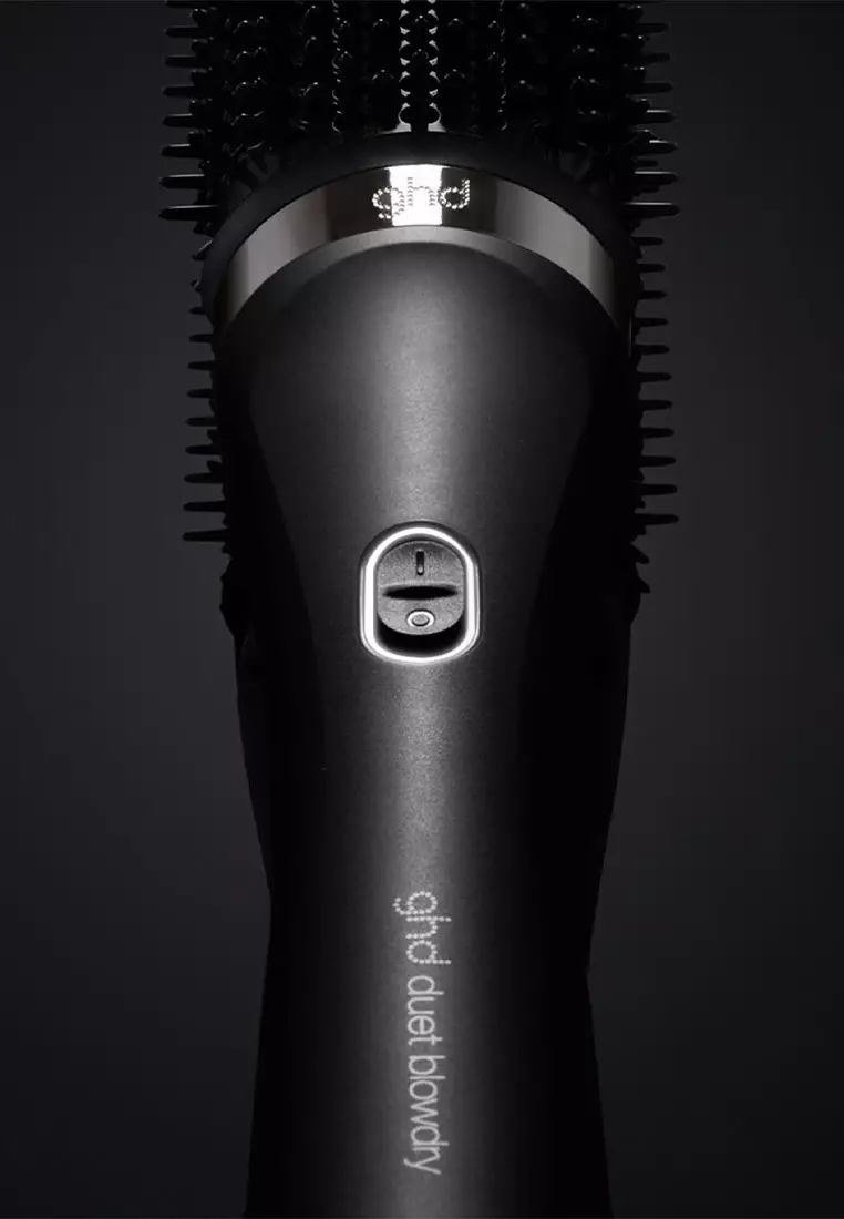 NEW Duet Blowdry Hair Dryer - 2-in-1 hair dryer brush in Black, wet to blow dried with no heat damage¹ for easy and smooth blow dries.