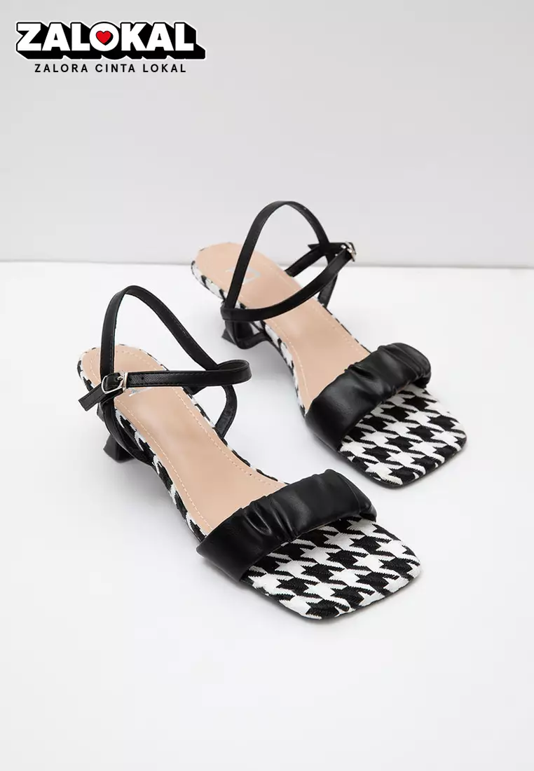 Leatira Checkered Heels Black