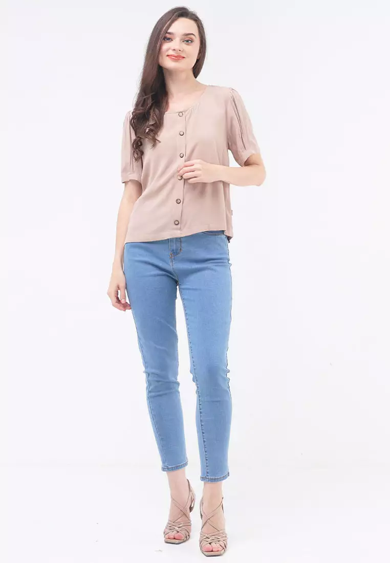 Short Sleeves Roundneck Blouse