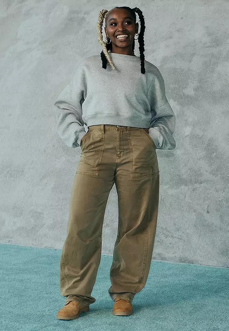 Wedge Seamed Crewneck Pullover Sweatshirt