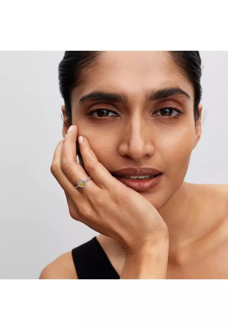 Sparkling Elevated Heart Ring