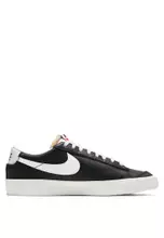 Black/White-Sail-Black