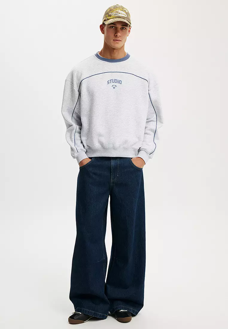 Box Fit Graphic Crew Sweater