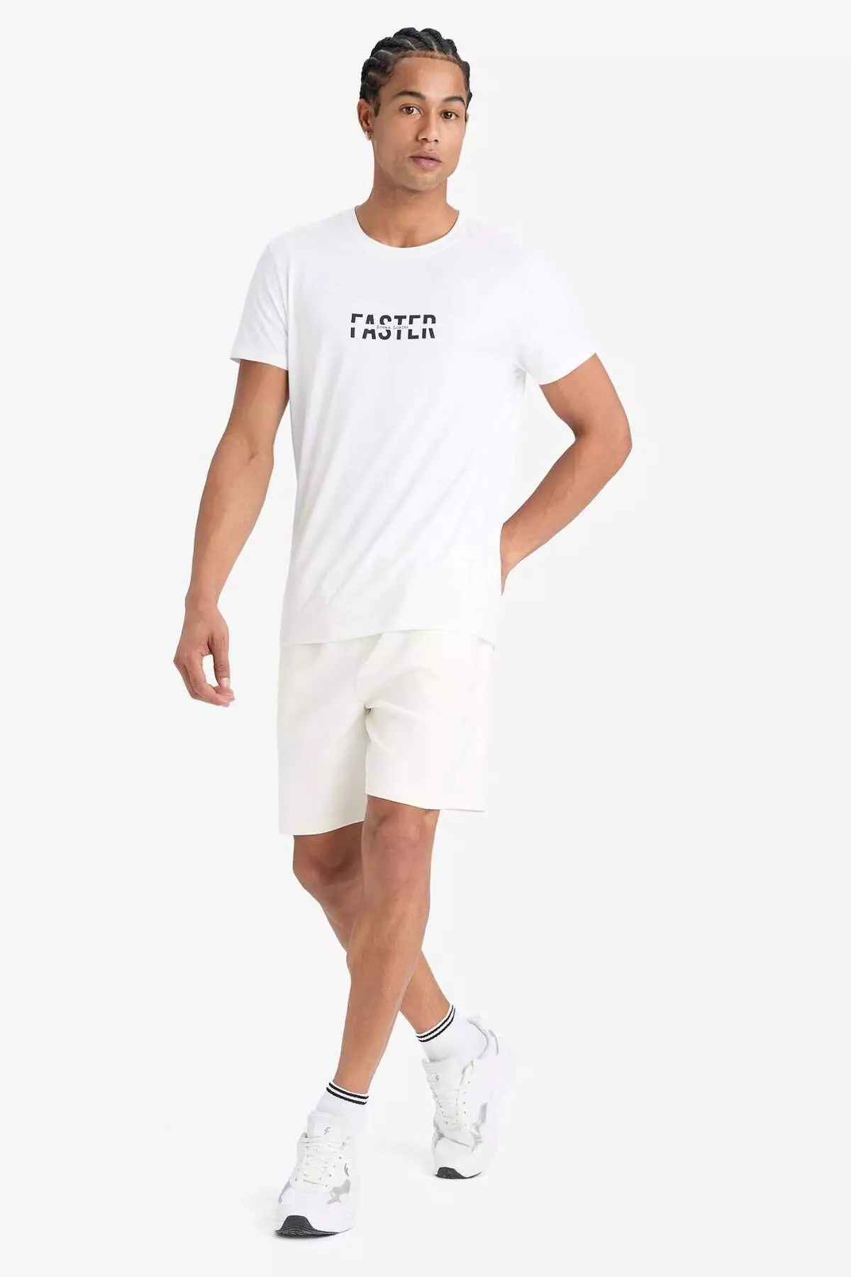 Defactofit 快乾修身緊身圓領印花運動員短袖T恤 F2762Ax25