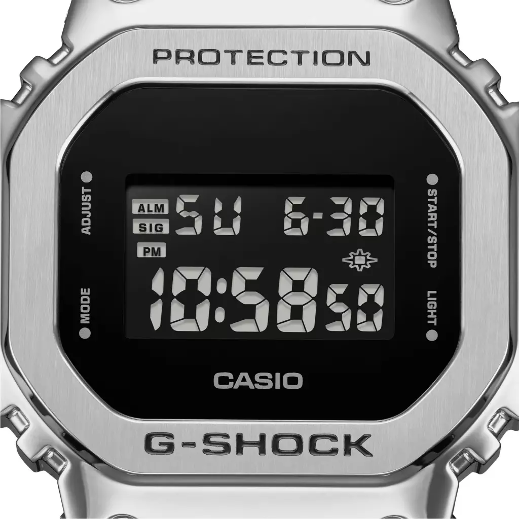 Casio G-Shock Jam Tangan Pria dengan format Digital GM-5600U-1DR