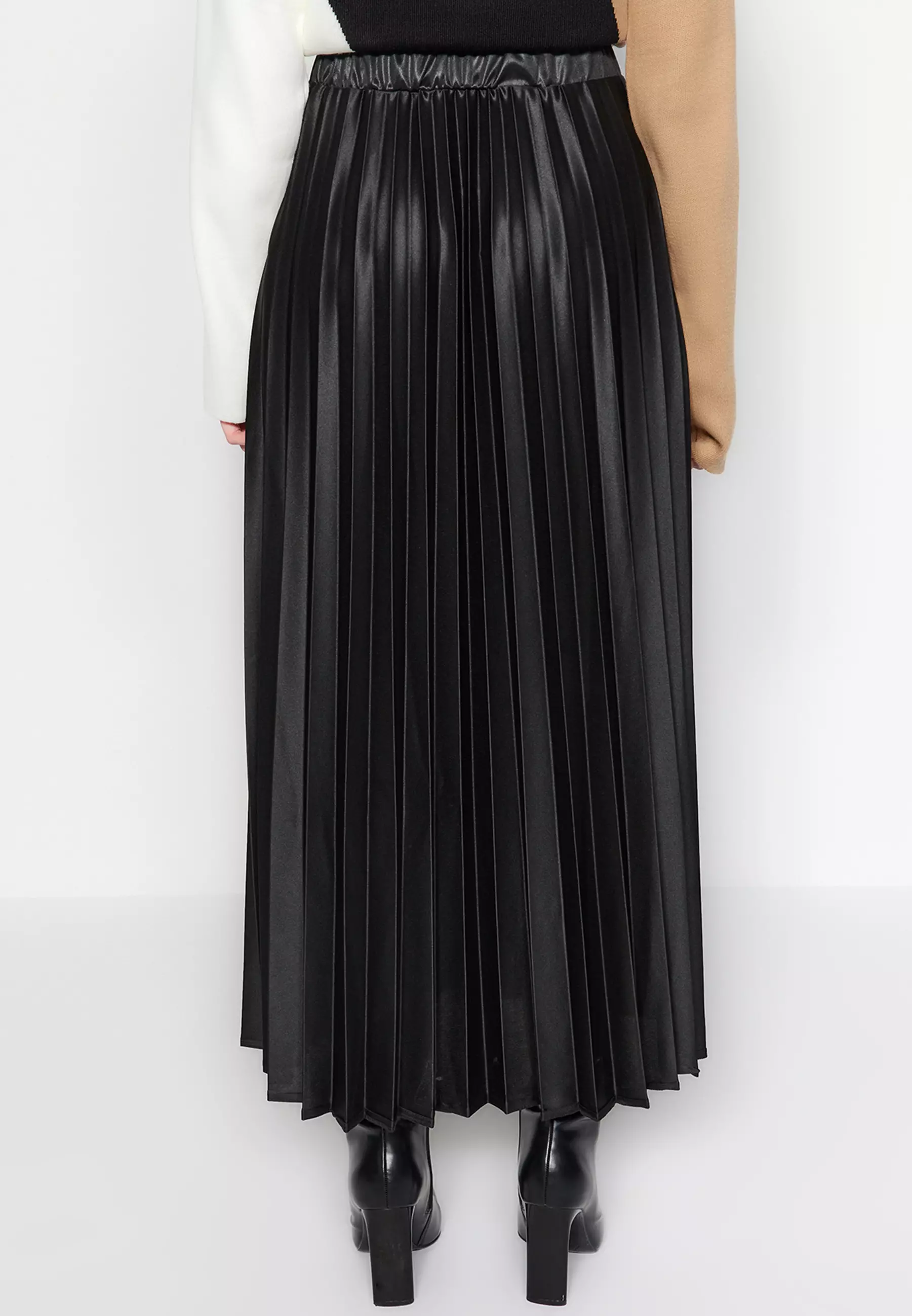 Pleated maxi skirt malaysia top